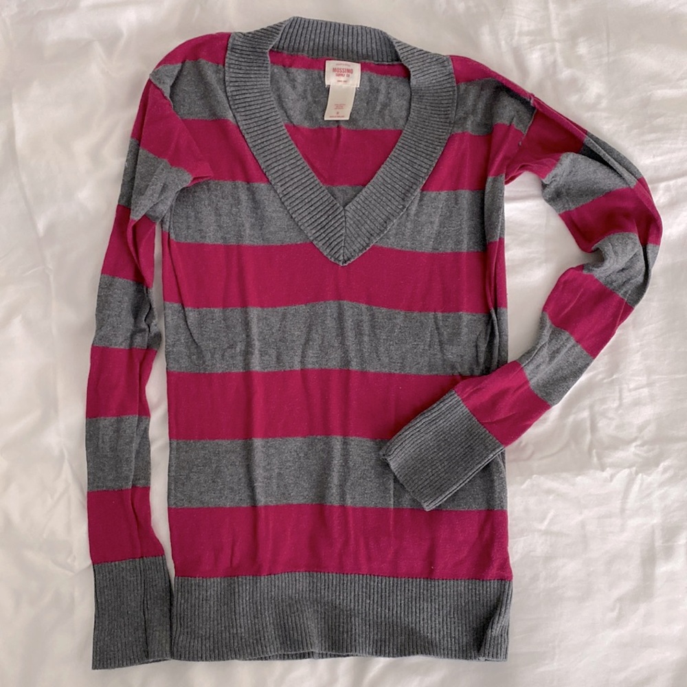 Mossimo v neck striped sweater